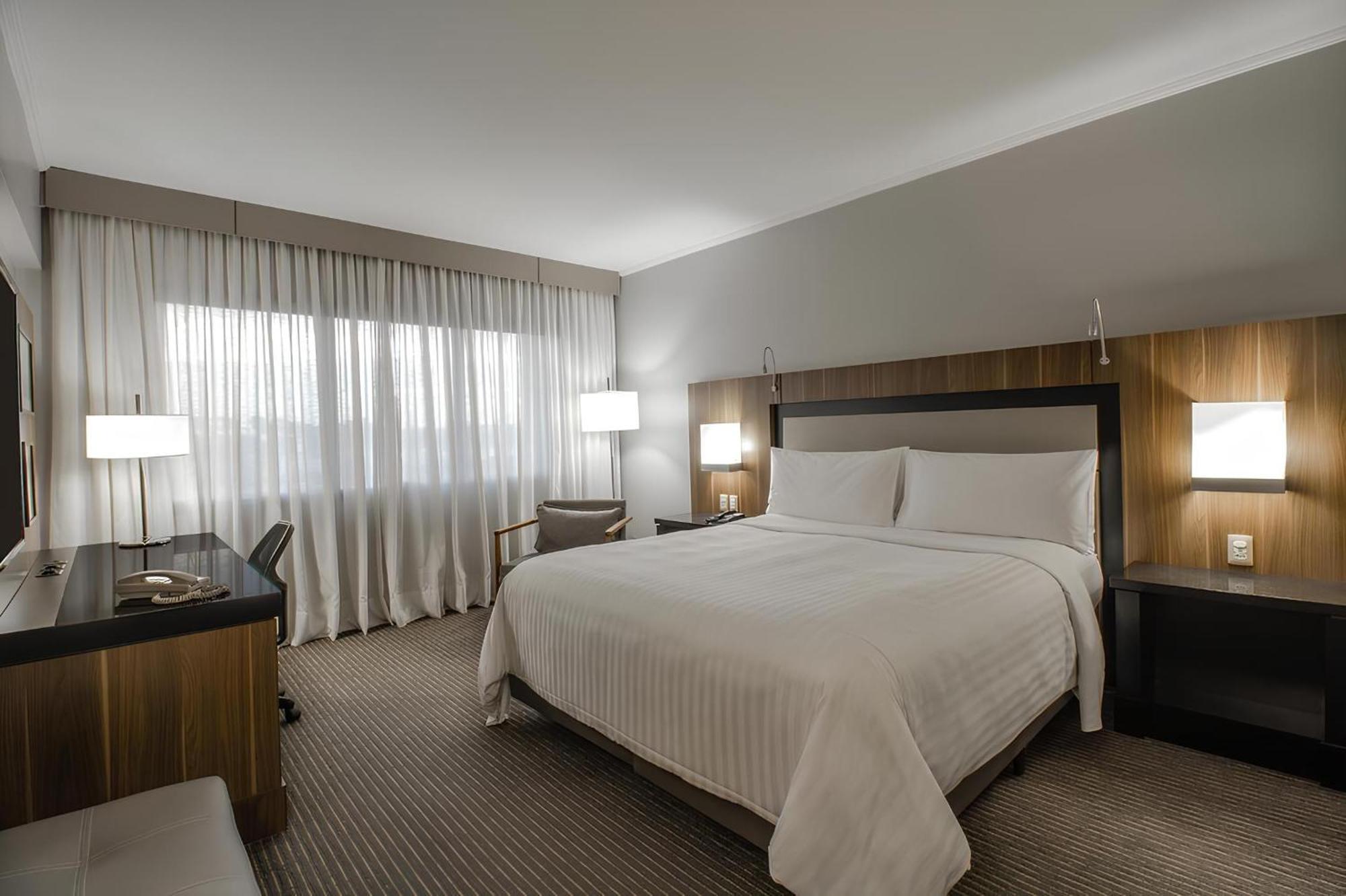 Marriott Sao Paulo Airport Hotel Guarulhos Luaran gambar A guest room at the Hilton San Francisco Airport