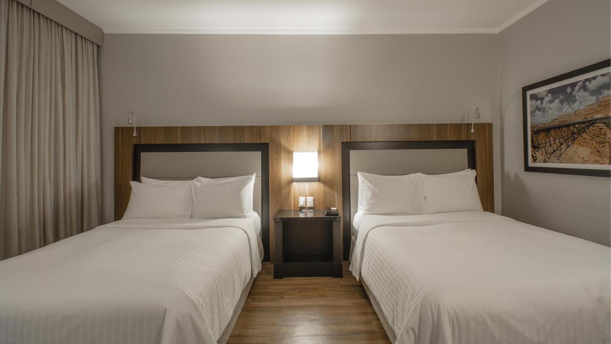 Marriott Sao Paulo Airport Hotel Guarulhos Luaran gambar A guest room at the Hilton Garden Inn in San Francisco
